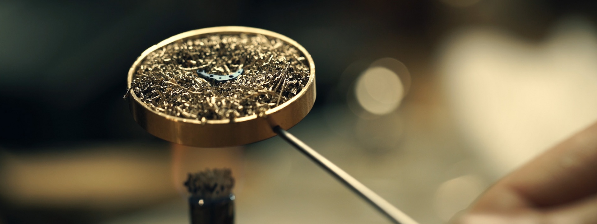 Escapement bridge | Akrivia - Akrivia